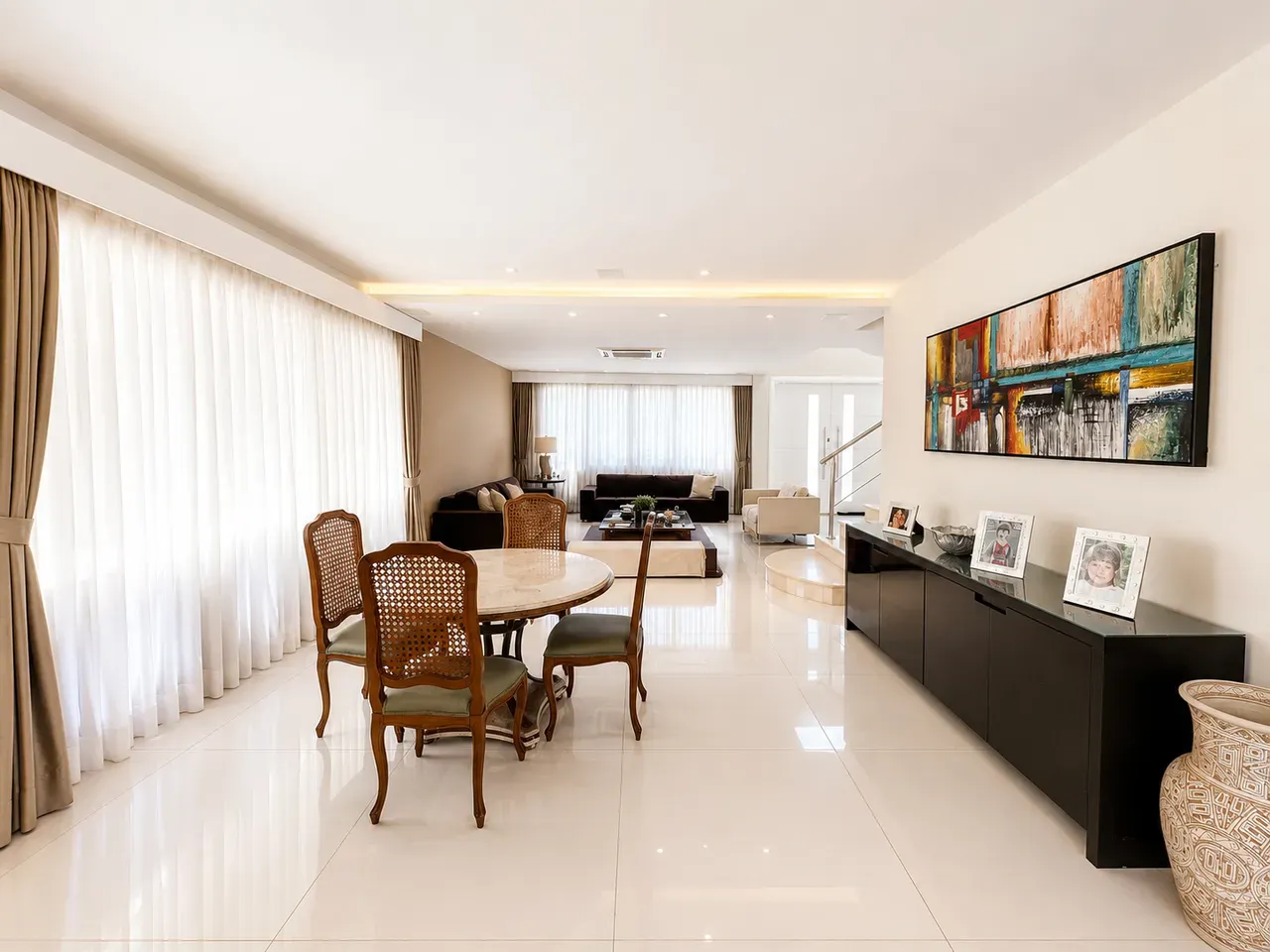 Furnished house with 4 bedrooms and 4 bathrooms — photo 4