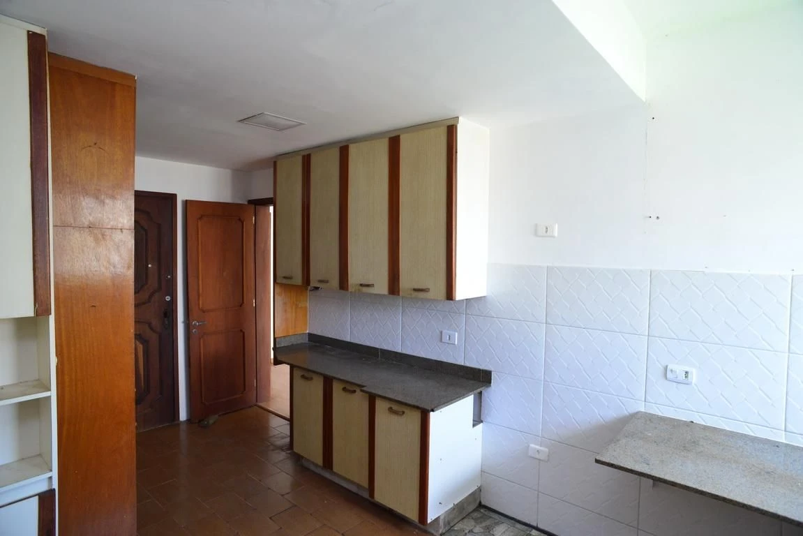 Квартира з 3 спальнями та власними ванними і балконом — photo 32