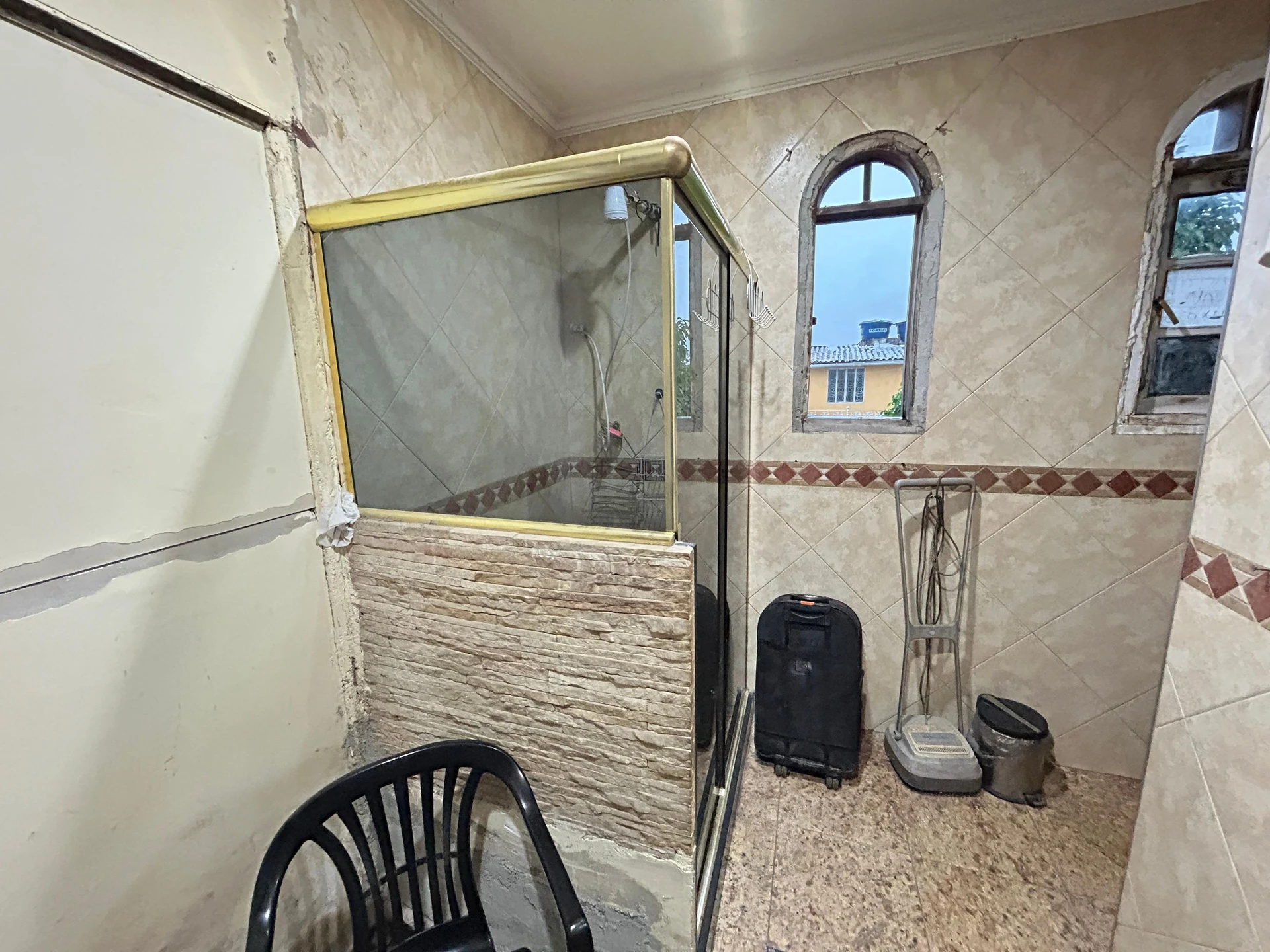 Casa com 4 quartos e varanda fechada de vidro — photo 15