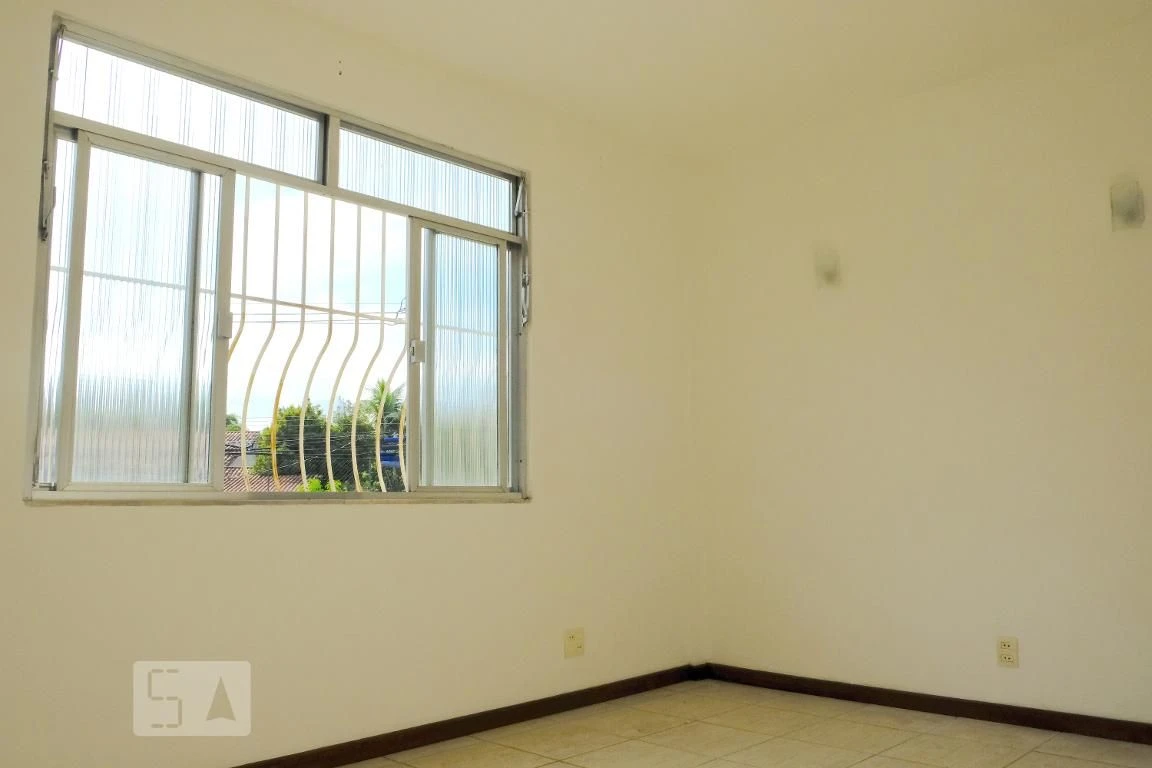 Apartamento sem mobília com cozinha separada e lavanderia — photo 19