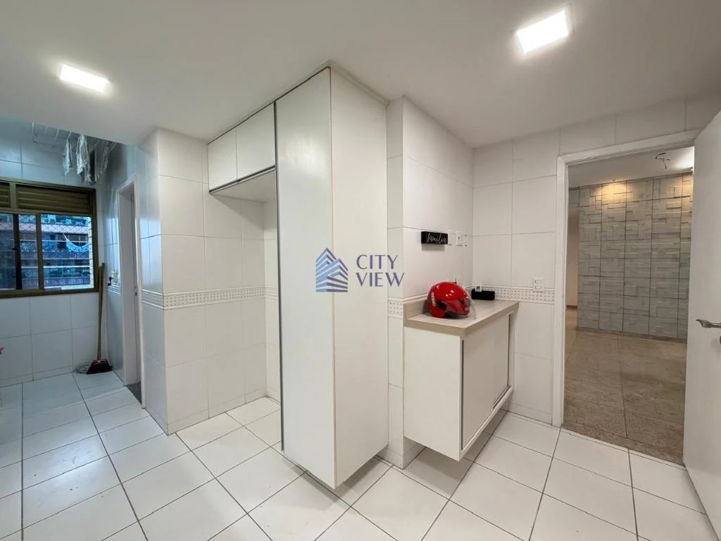 3-bedroom apartment with glass-enclosed balcony — photo 33