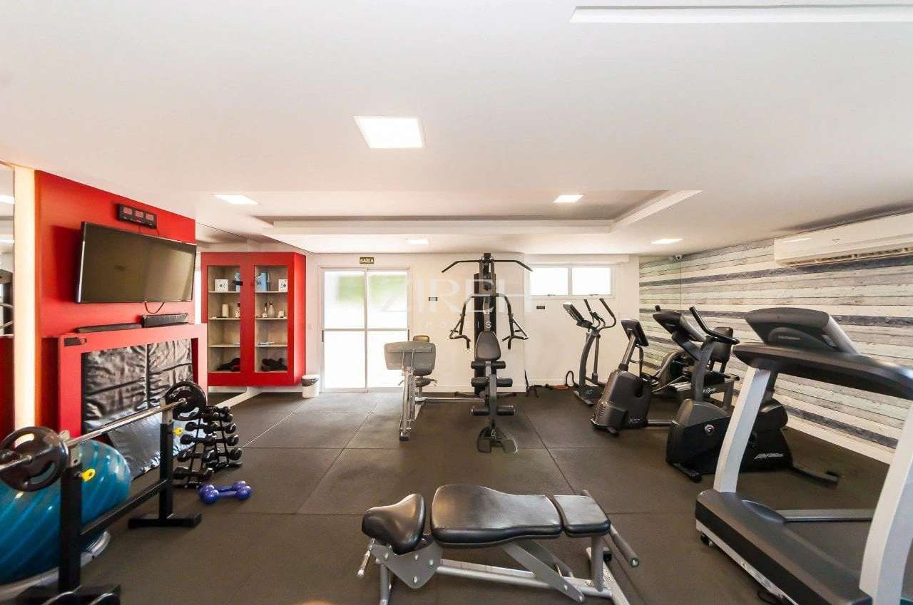 3-bedroom apartment with a private BBQ area — photo 8