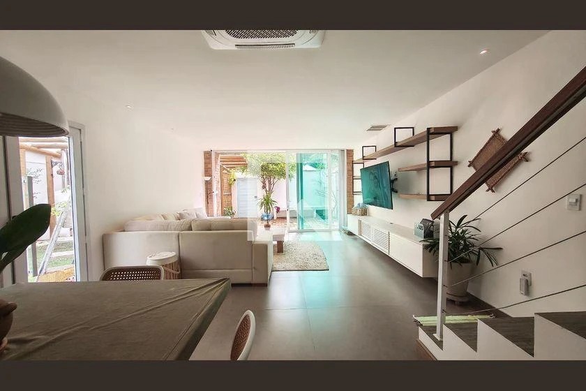 3-bedroom house with 290 m² and open-plan kitchen — photo 17