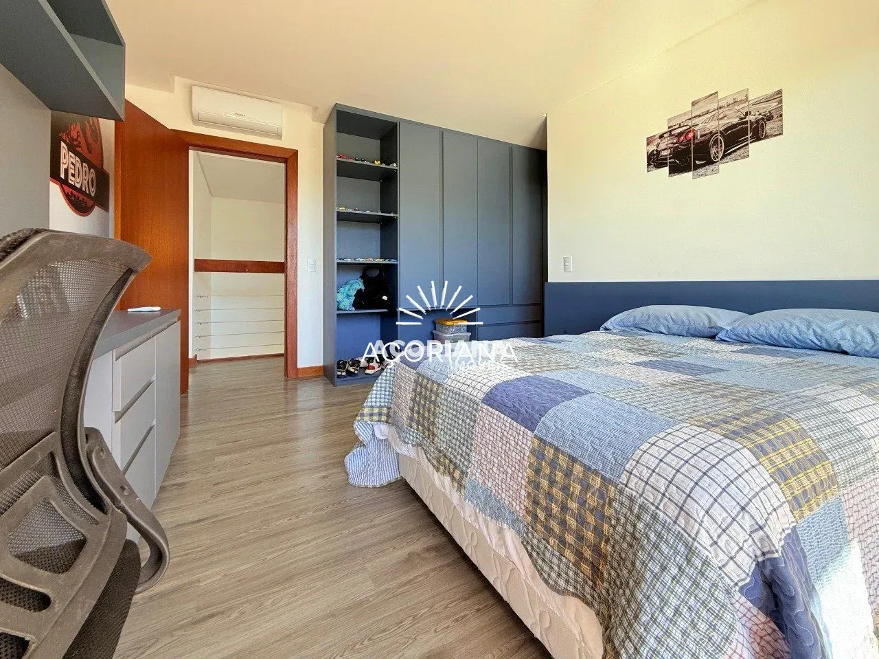 House with open-plan kitchen and 5 bedrooms over 558 m² — photo 22