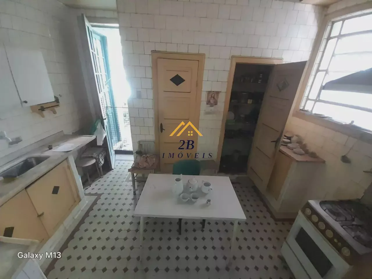 Casa mobiliada para aluguel com 5 quartos e 3 banheiros