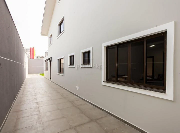 Casa en alquiler con 4 suites y balcón — photo 8