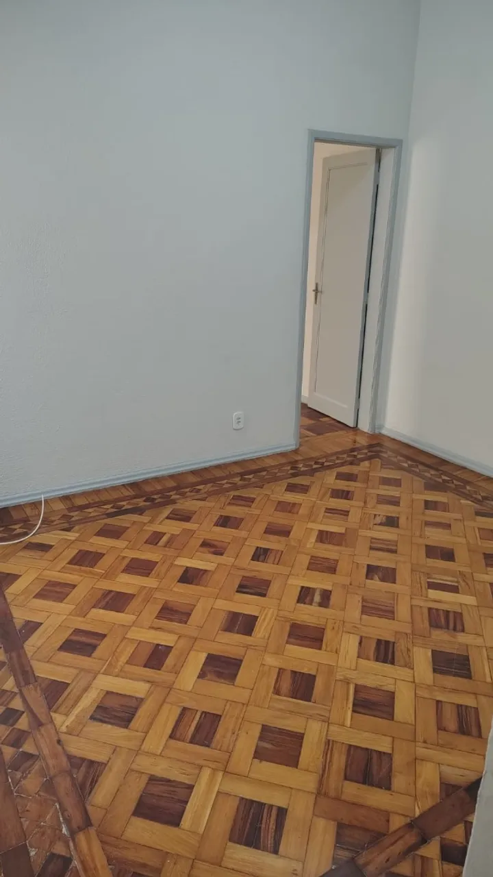 Дерев'яна підлога або ламінат та 1 спальня: квартира 50 м² — photo 3