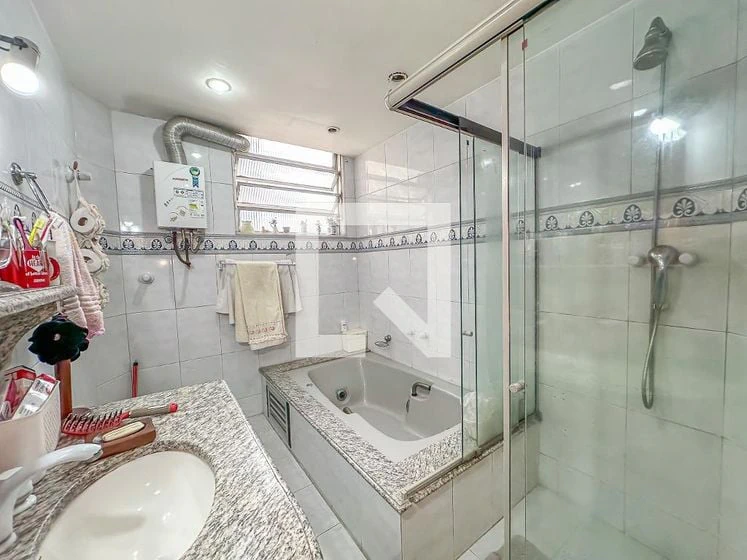Apartment, 206 m², with a glass-enclosed balcony — photo 25