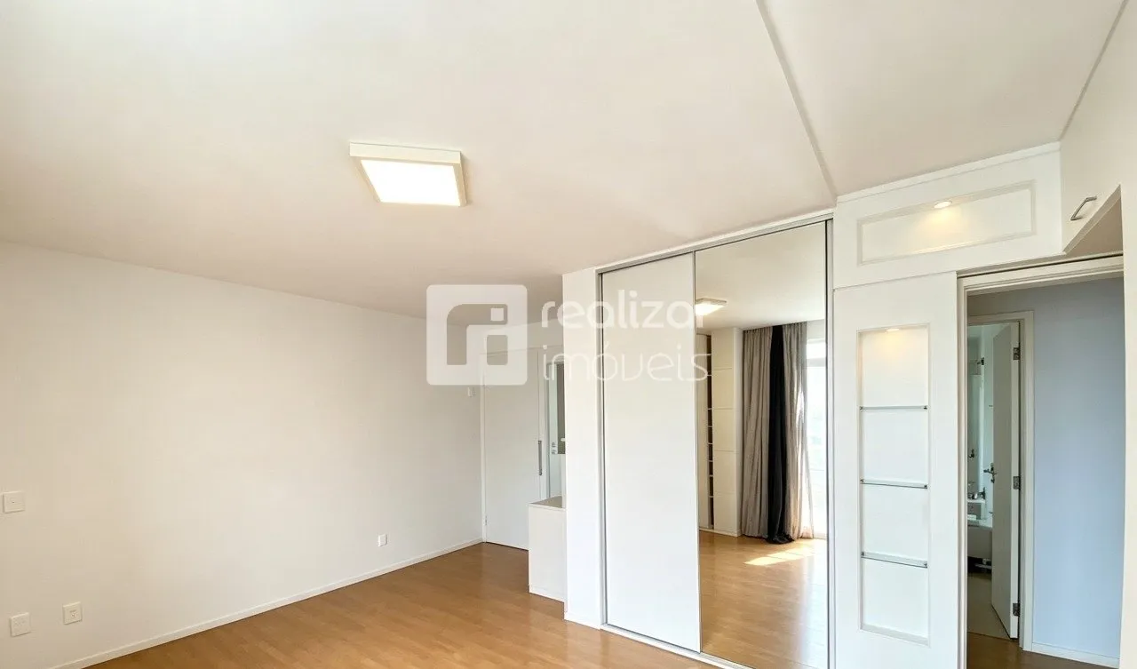 Apartment on the 11th floor with a water view — photo 12