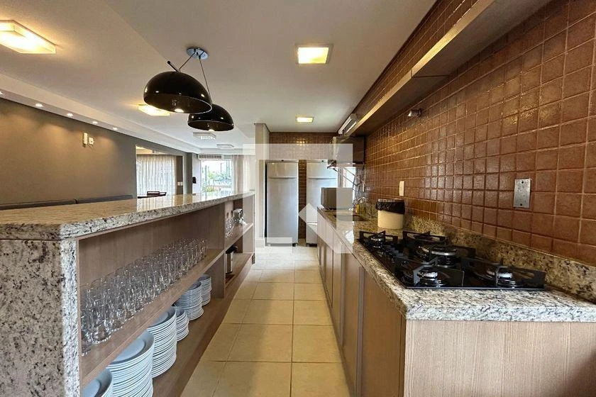 2-bedroom apartment in a building with a gym — photo 28