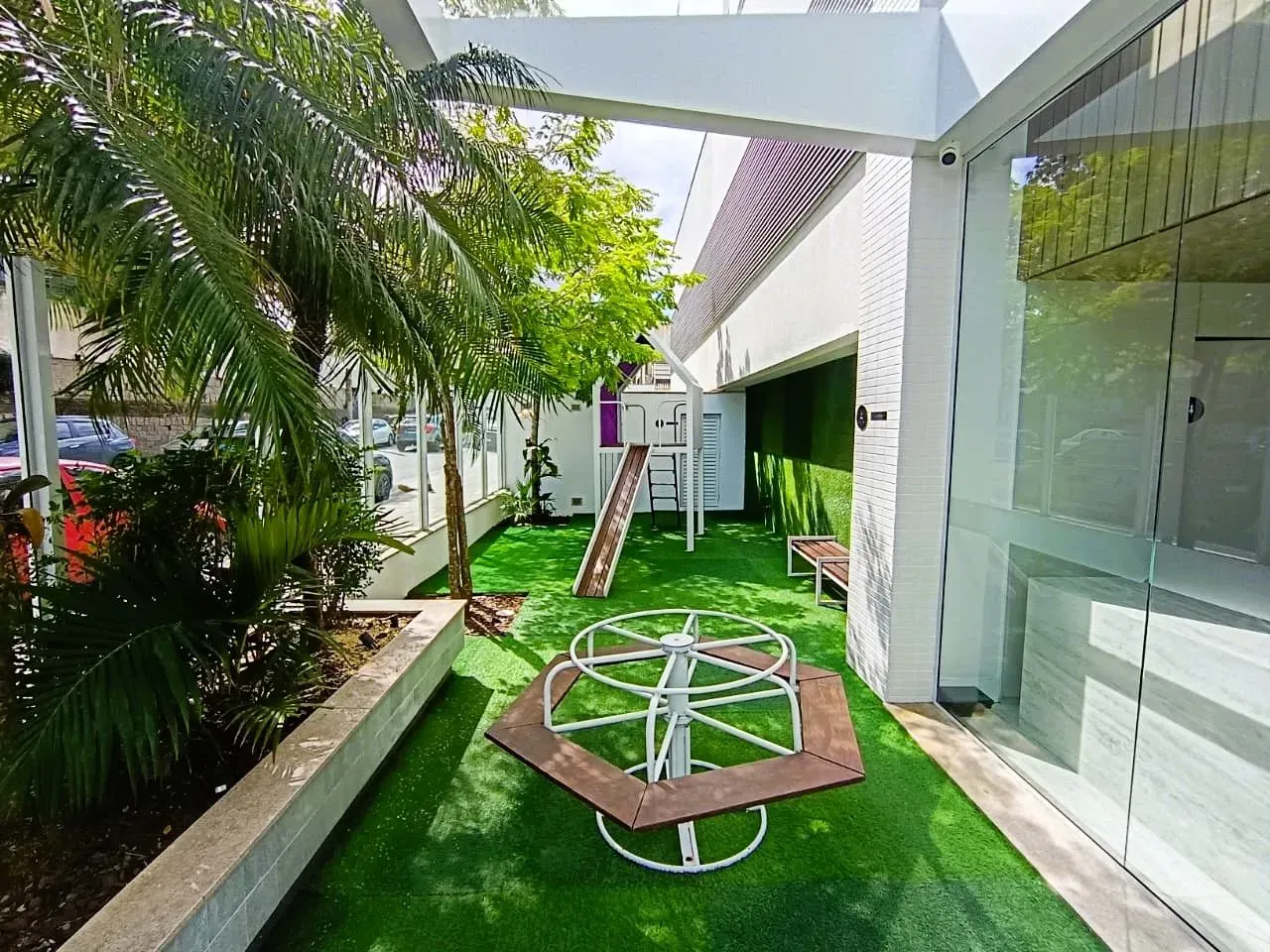 Furnished 96 m² apartment with private BBQ — photo 14