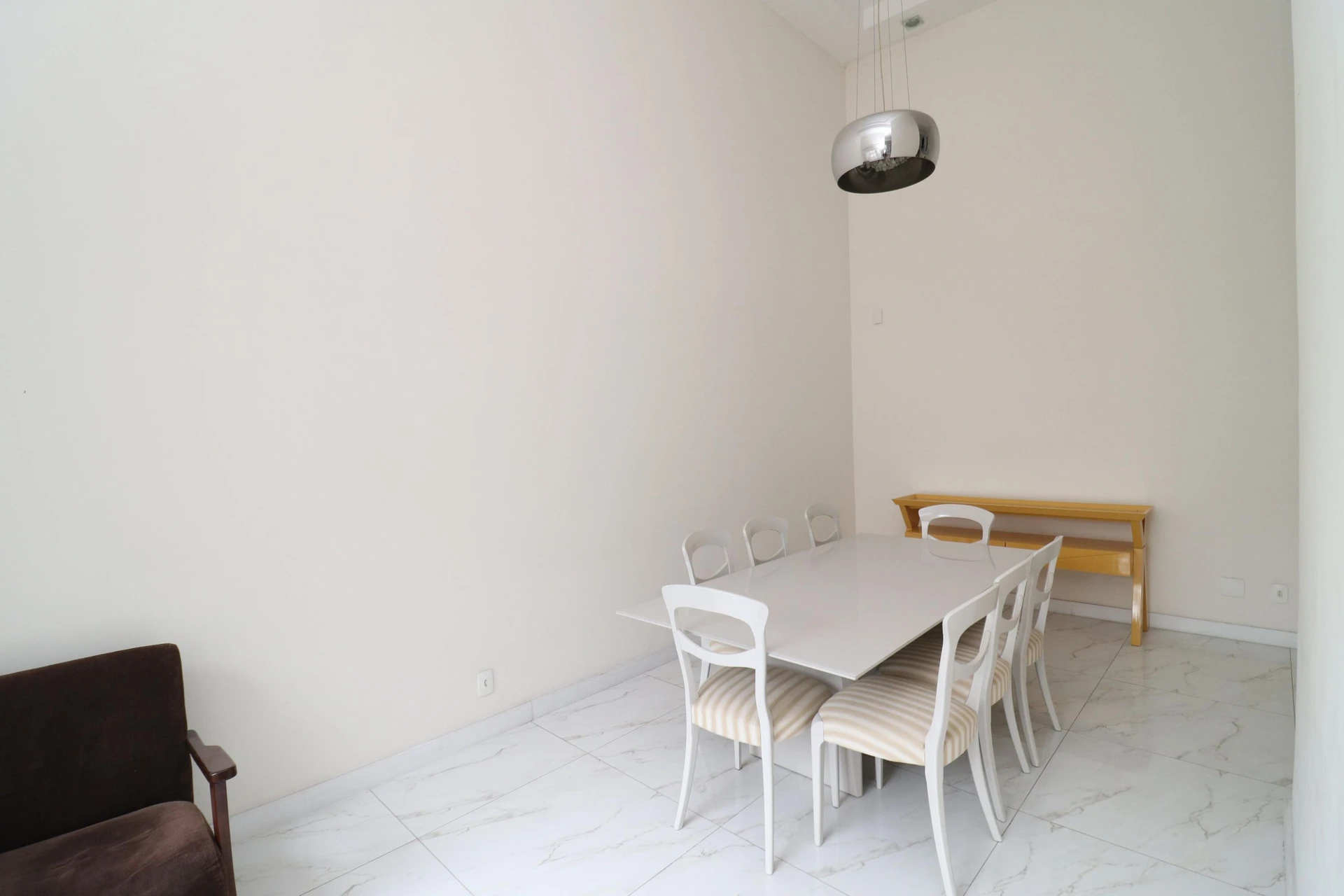 Vestidor y 5 dormitorios: casa de 420 m² — photo 35