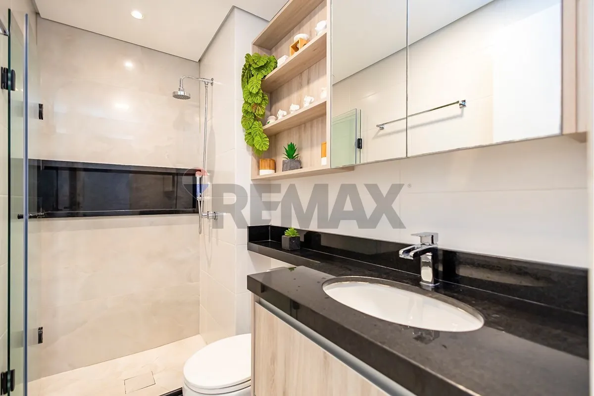 Glass-enclosed balcony in a 2-bedroom apartment, 69 m² — photo 40