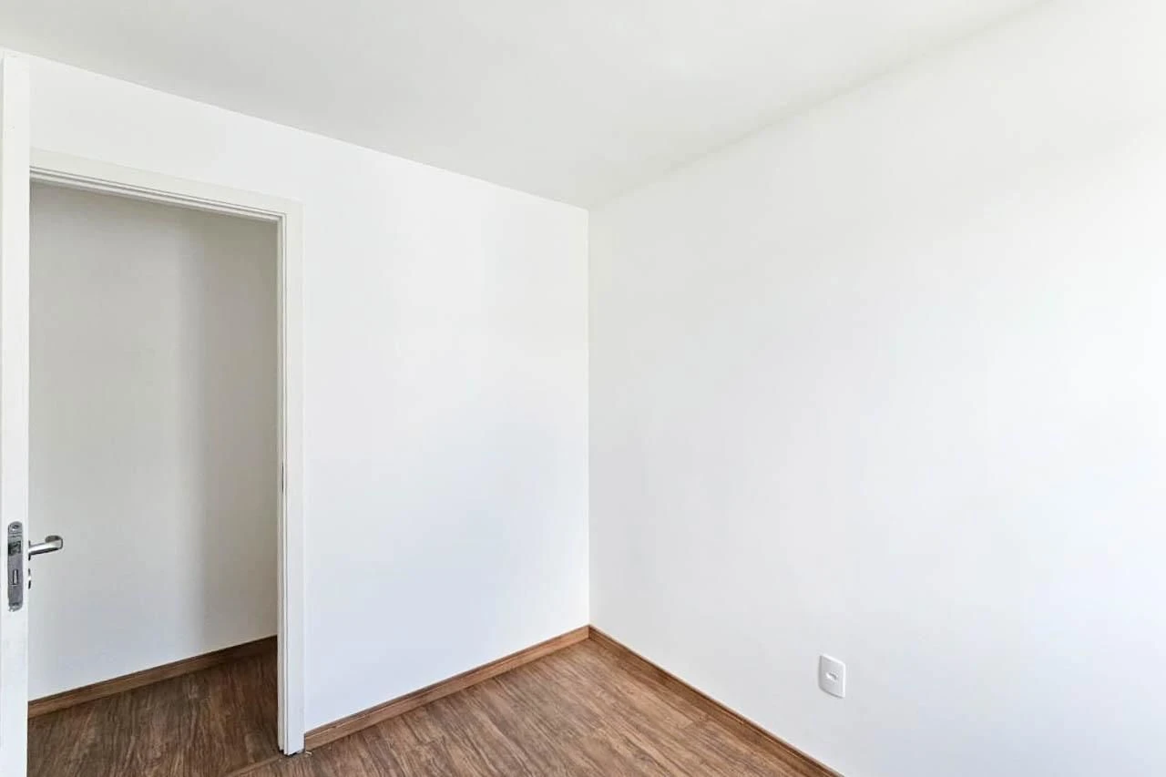 2-bedroom apartment in a building with a gym — photo 34