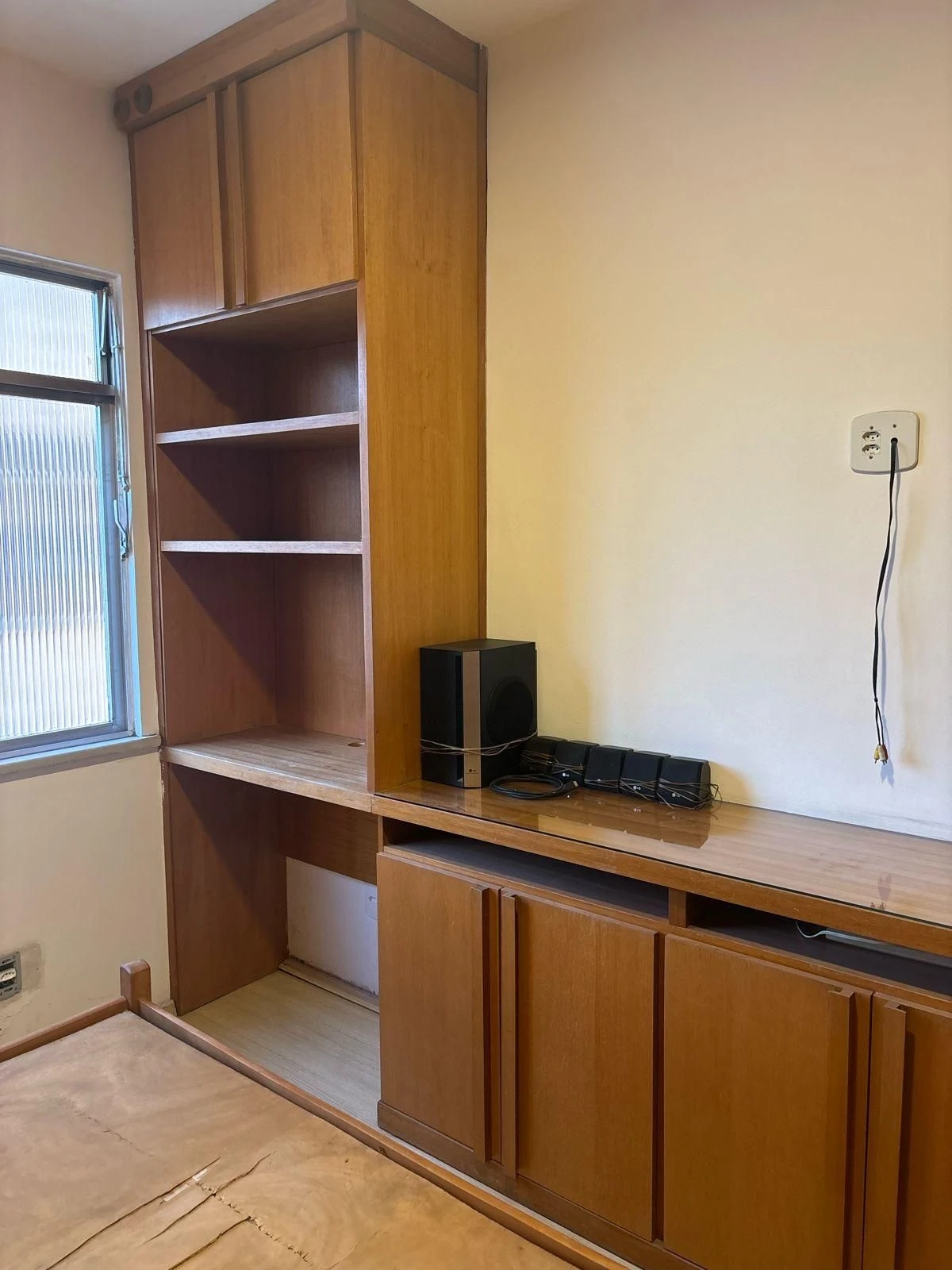 Unfurnished 2-bedroom apartment with a separate kitchen — photo 14