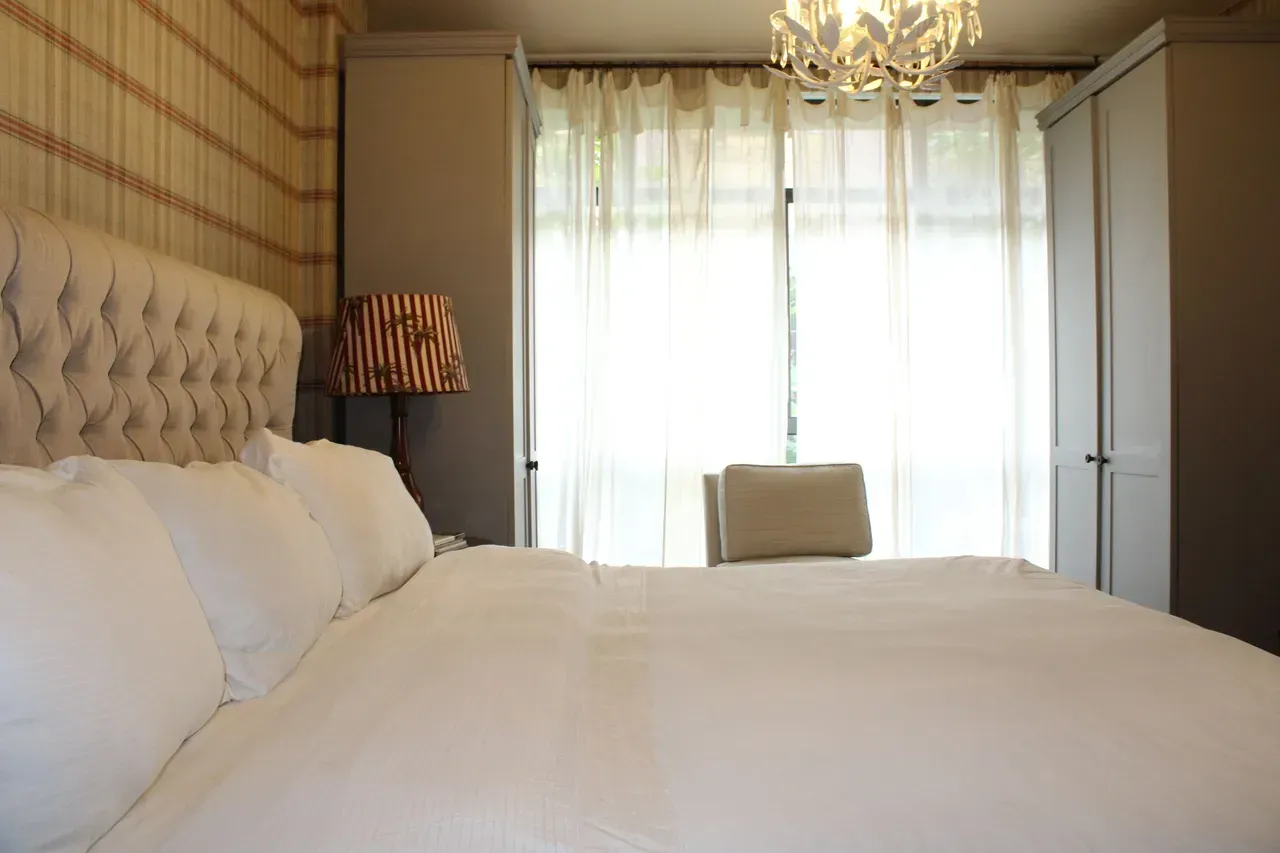 Furnished apartment with 5 bedrooms and a open-plan kitchen — photo 30