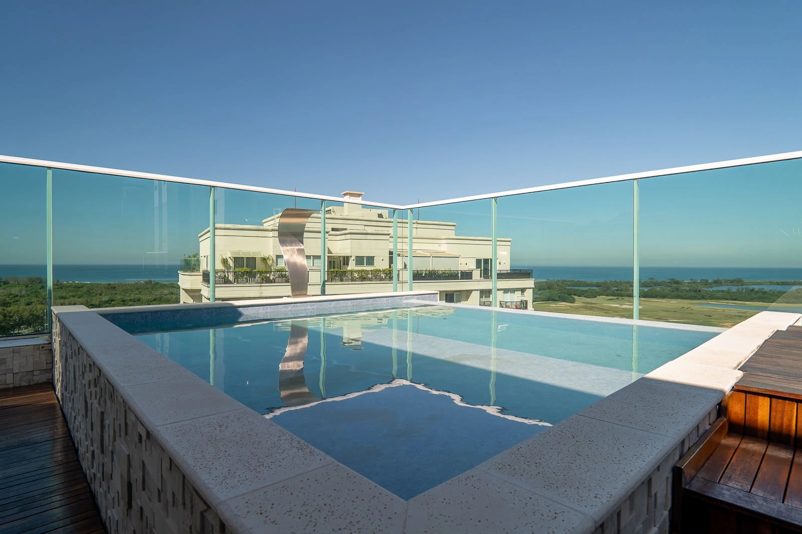 Furnished duplex with 4 en-suite rooms and 600 m² — photo 12