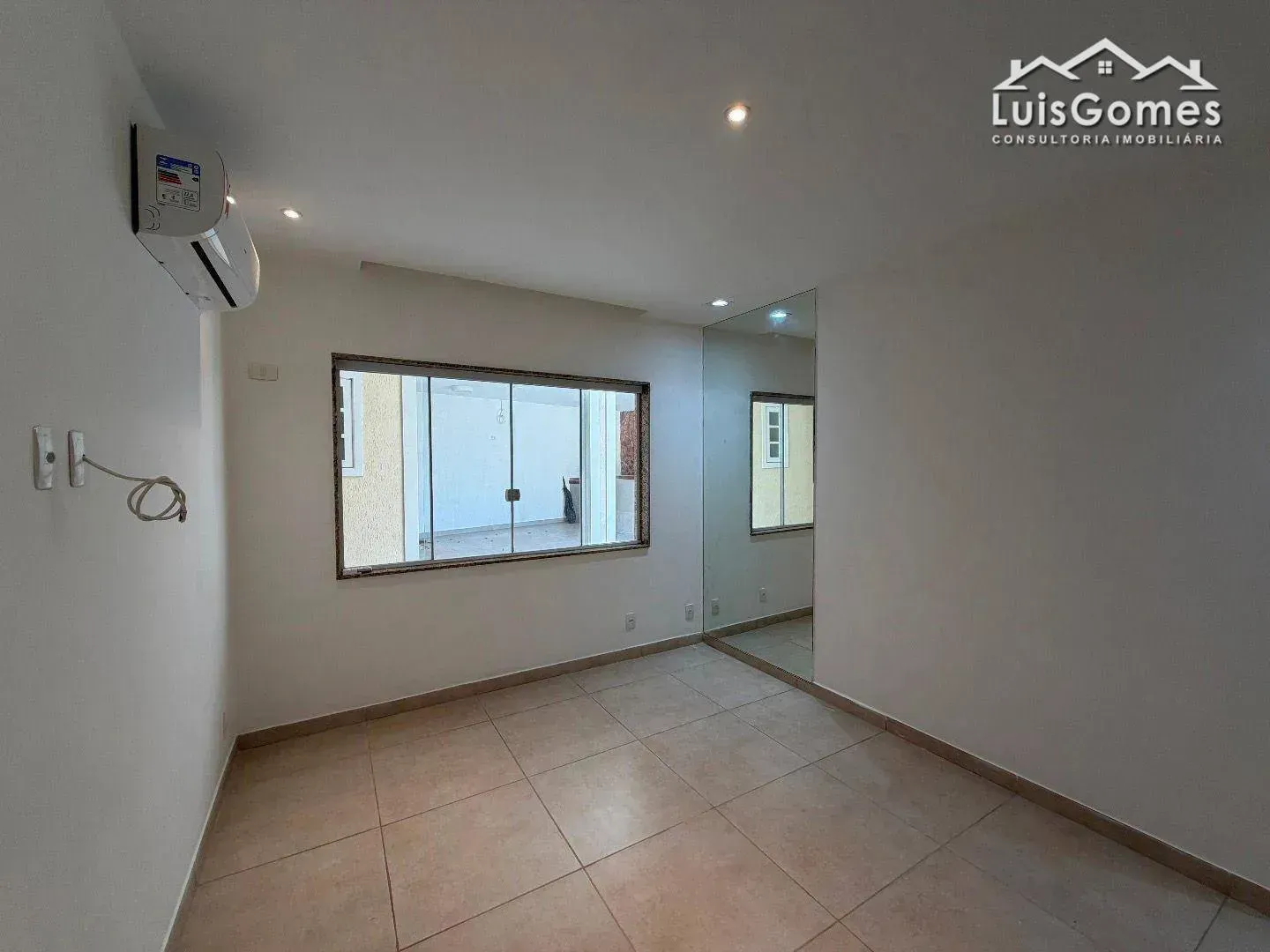 Unfurnished house with 5 bedrooms and 5 bathrooms — photo 27