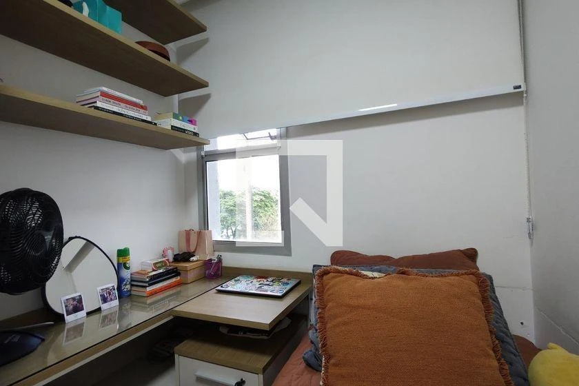 3-bedroom apartment with a walk-in closet — photo 49