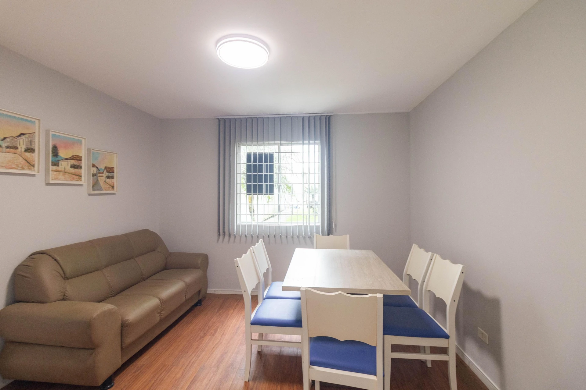2-bedroom apartment with a washing machine in Curitiba