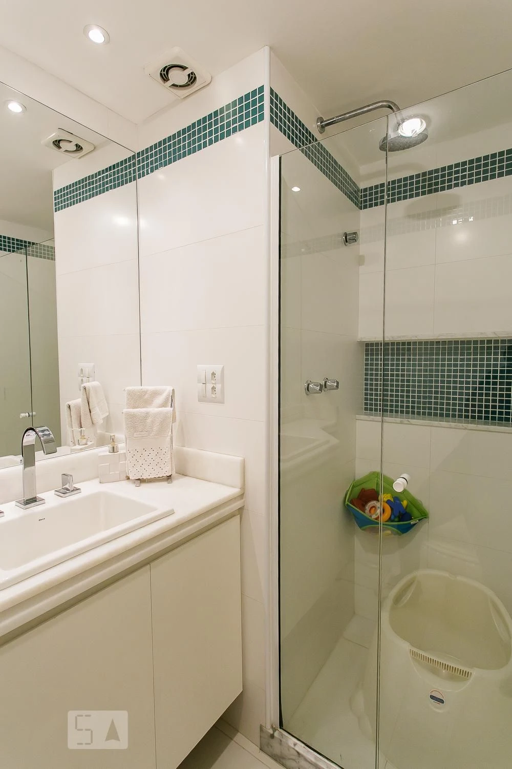 2-bedroom apartment with a water view in Rio de Janeiro — photo 40