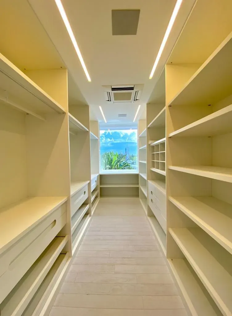 Casa com 1000 m², 6 suítes e piscina ao ar livre — photo 10