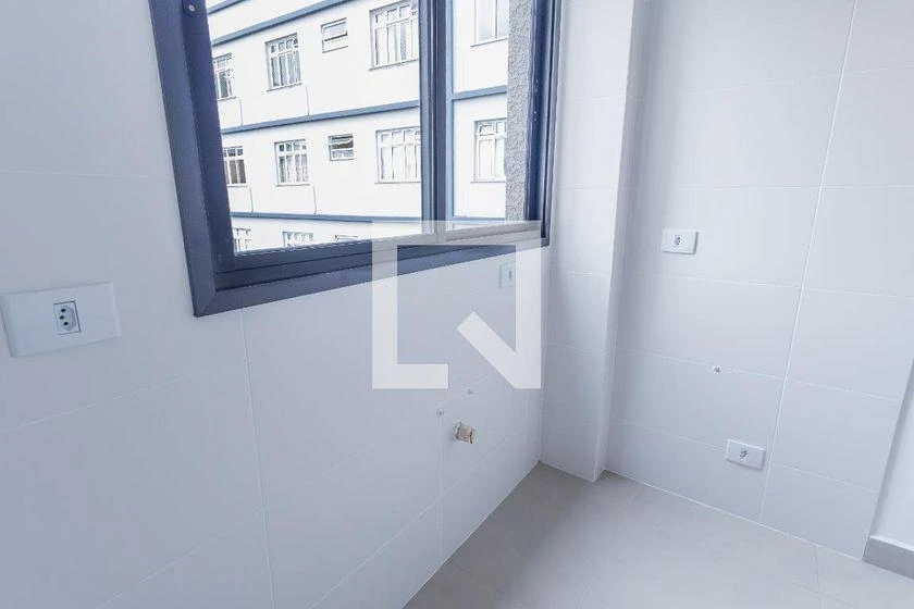 Balcony with a grill in a one-bedroom apartment, 35 m² — photo 26