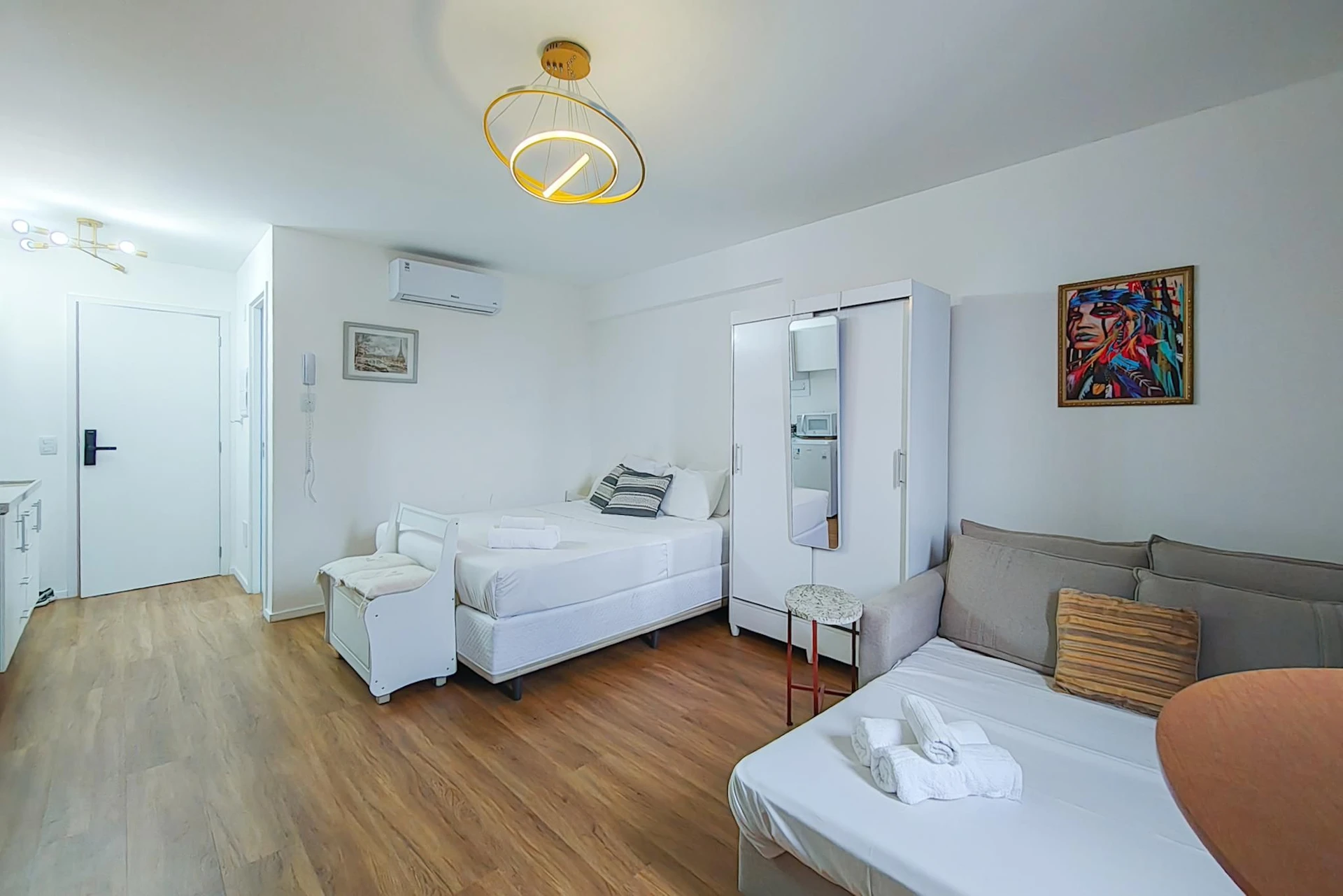Furnished studio with 1 bedroom and balcony, pets allowed — photo 18