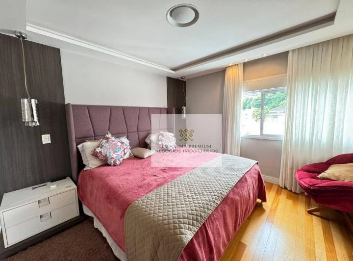 House with 3 ensuite bedrooms and 364 m² plus 4 parking — photo 4
