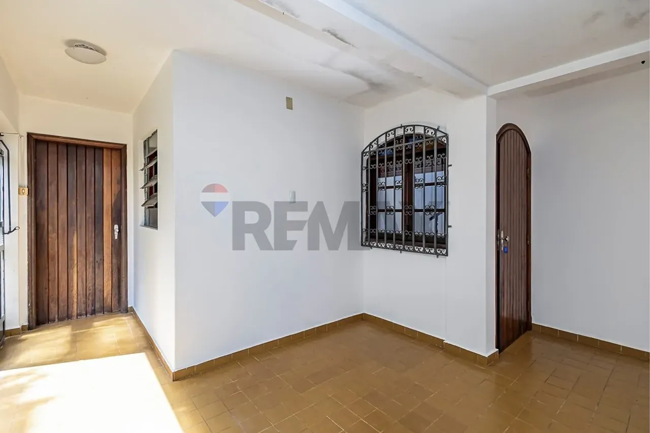 House with 3 bedrooms, 1 en-suite and private garden 309 m² — photo 34