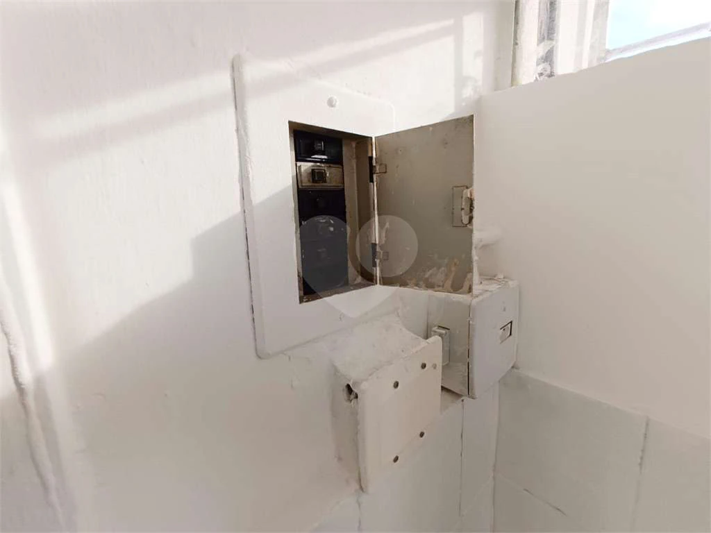 Unfurnished 1-bedroom apartment with a balcony — photo 19