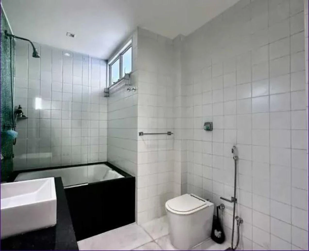 Furnished 400 m² apartment with 4 bedrooms and a terrace — photo 9