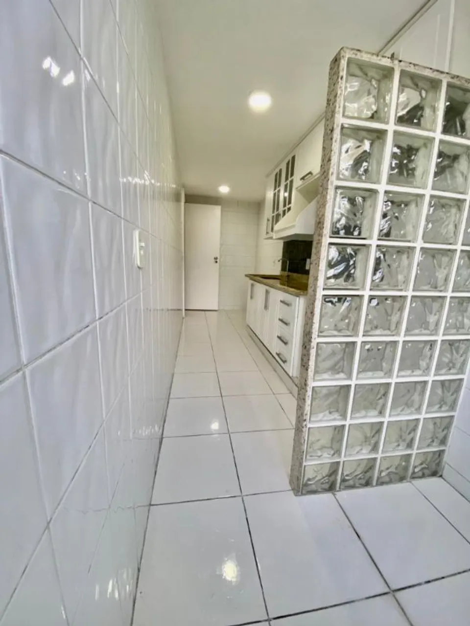 2-bedroom unfurnished apartment with separate kitchen — photo 11