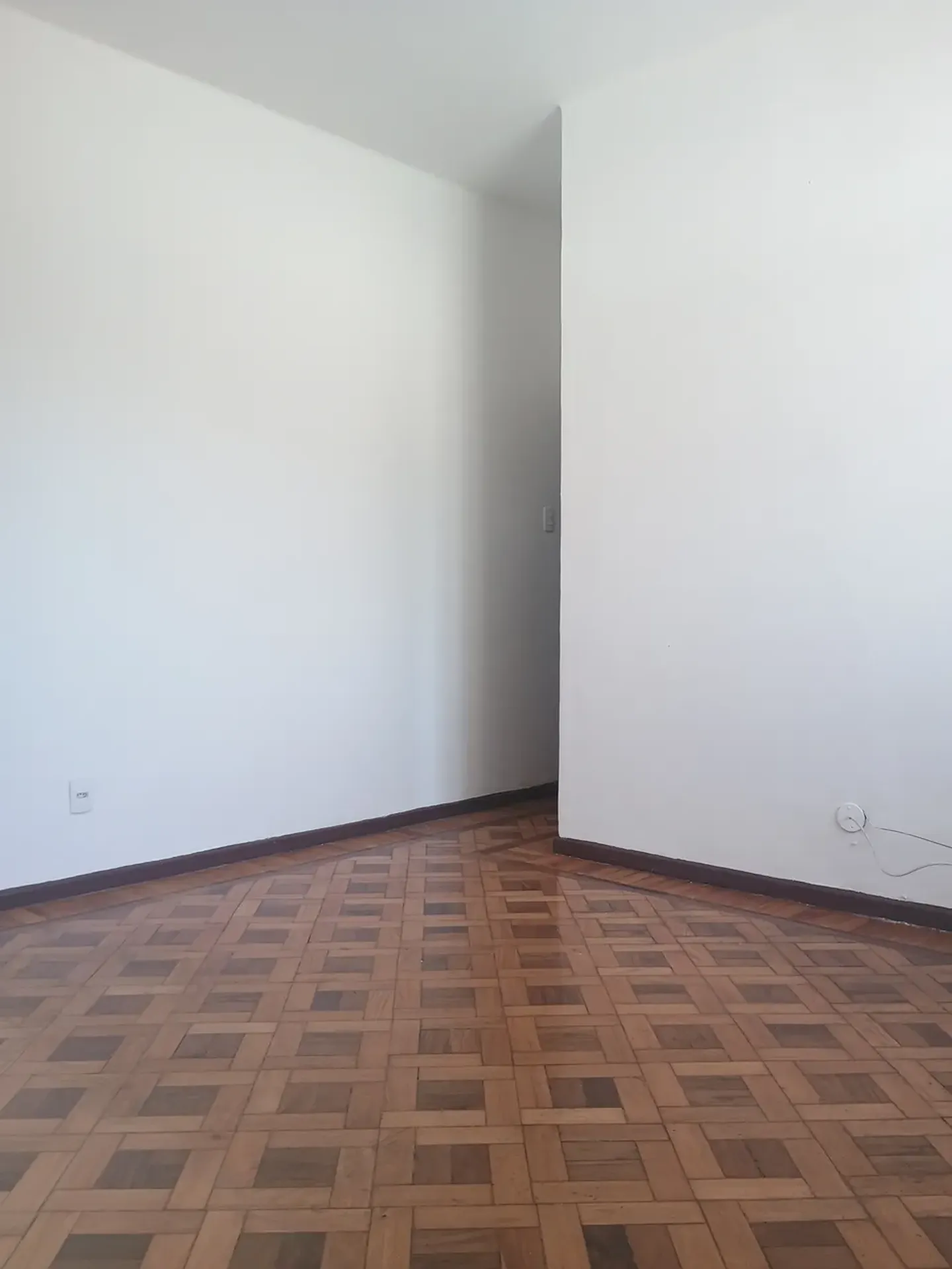 Apartment on the 3rd floor with wood or laminate floors — photo 16