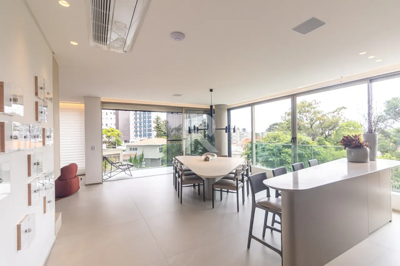 Apartment with 3 en-suite bedrooms and open kitchen — photo 2