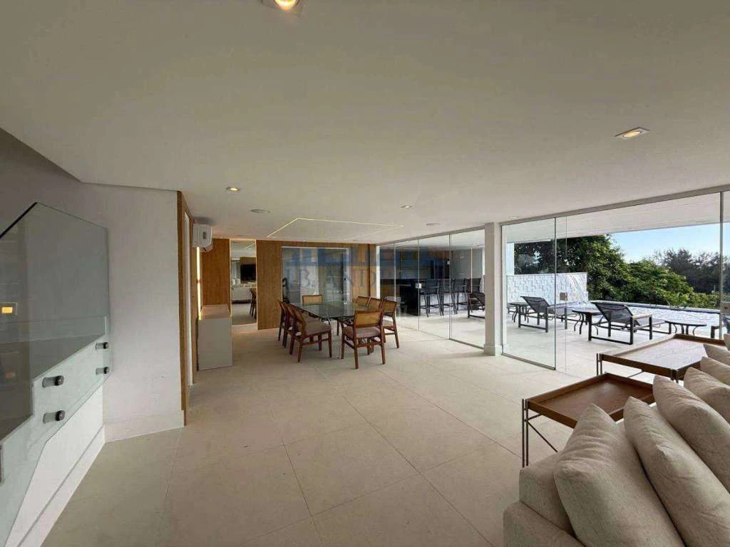 Furnished house with 4 en-suite bedrooms and 993 m² — photo 18