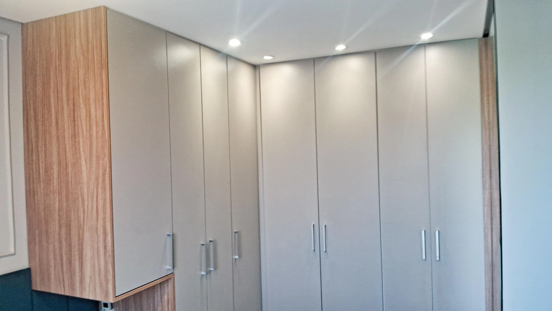 48 m² apartment with a home office and a washing machine — photo 13