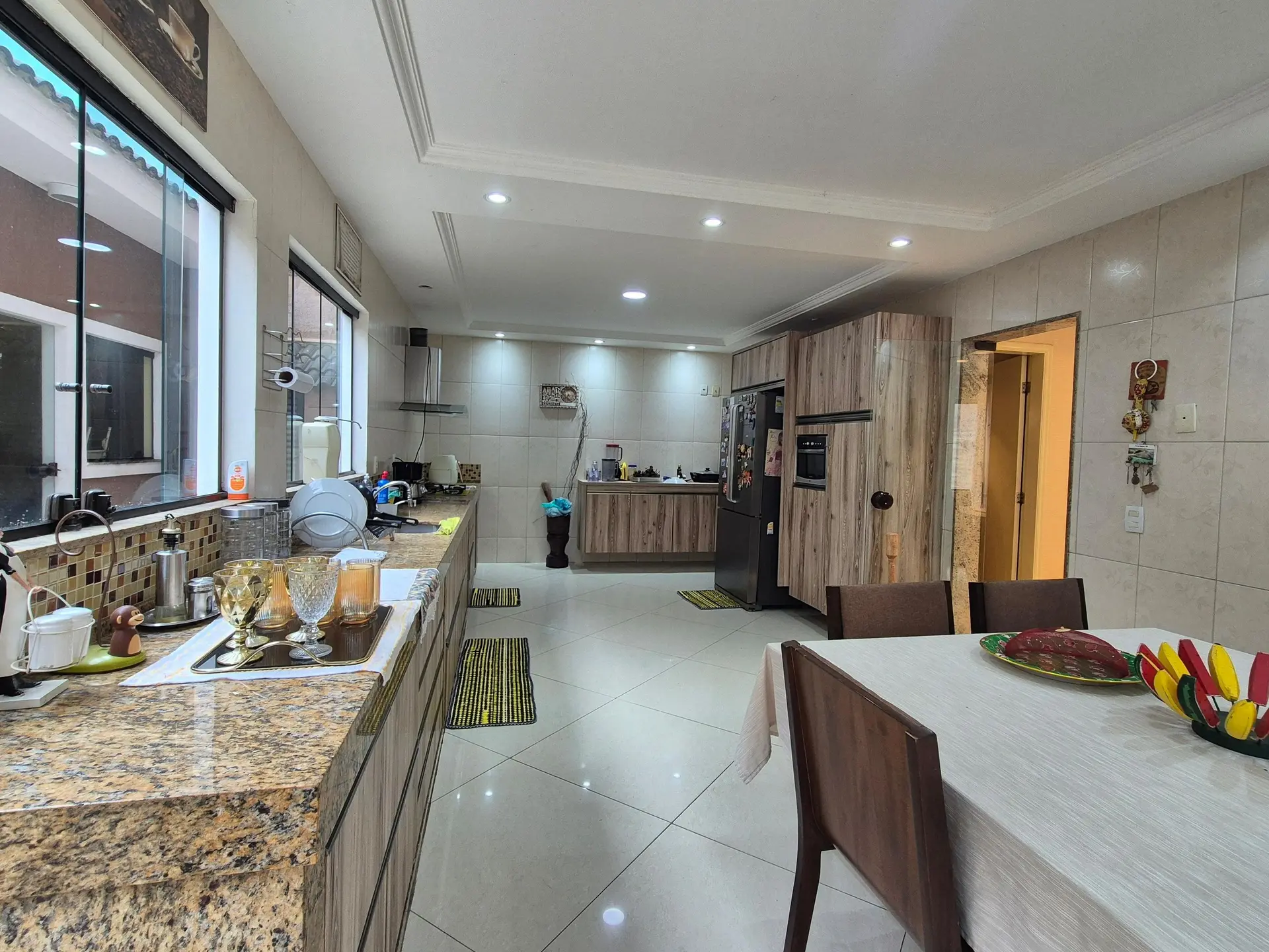 Jacuzzi in a 3-bedroom house, 400 m² — photo 3