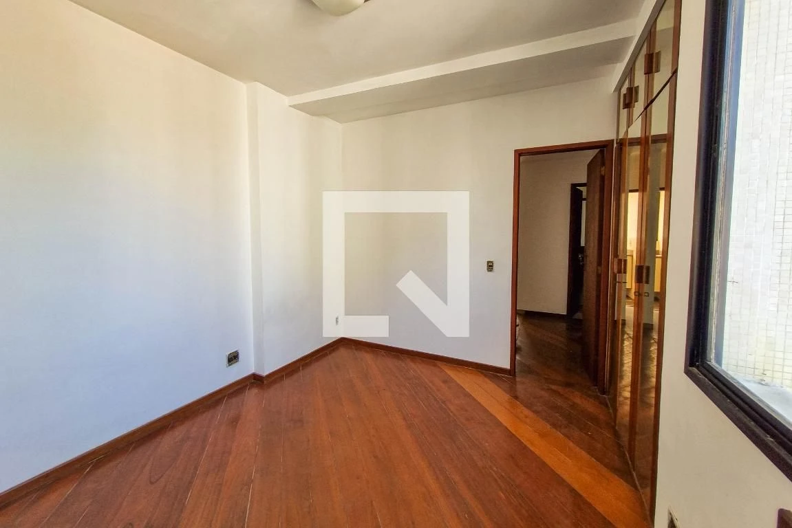 Home office in a 5-bedroom apartment, 127 m² — photo 39