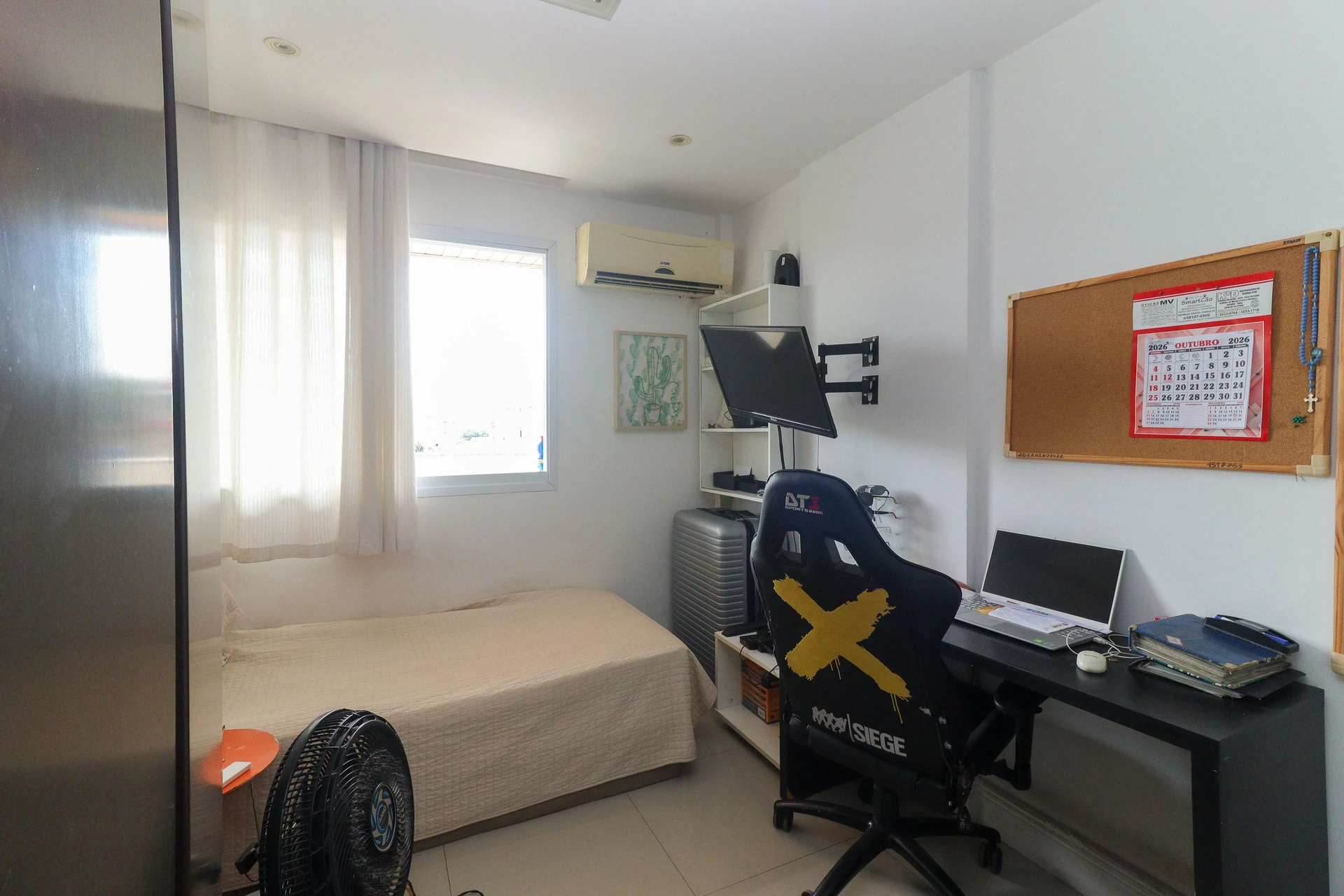 105 m² apartment with a home office and a washing machine — photo 34