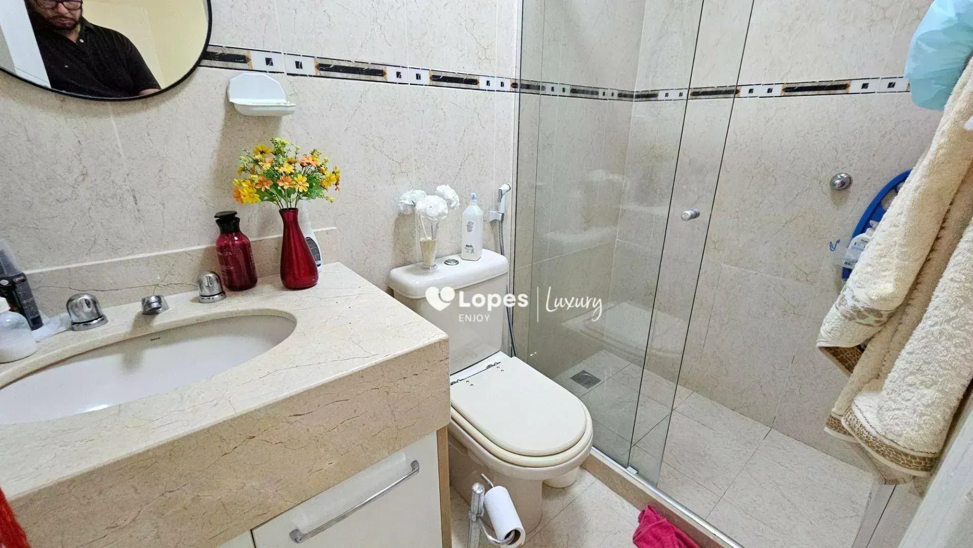 Furnished house with 6 en-suite suites and a private pool — photo 28
