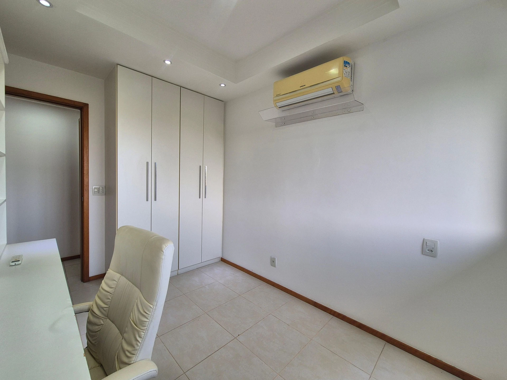 Apartment, 133 m², with a glass-enclosed balcony — photo 13