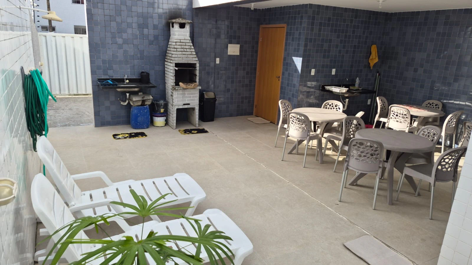 Apartamento de 2 quartos em condomínio com piscina — photo 9