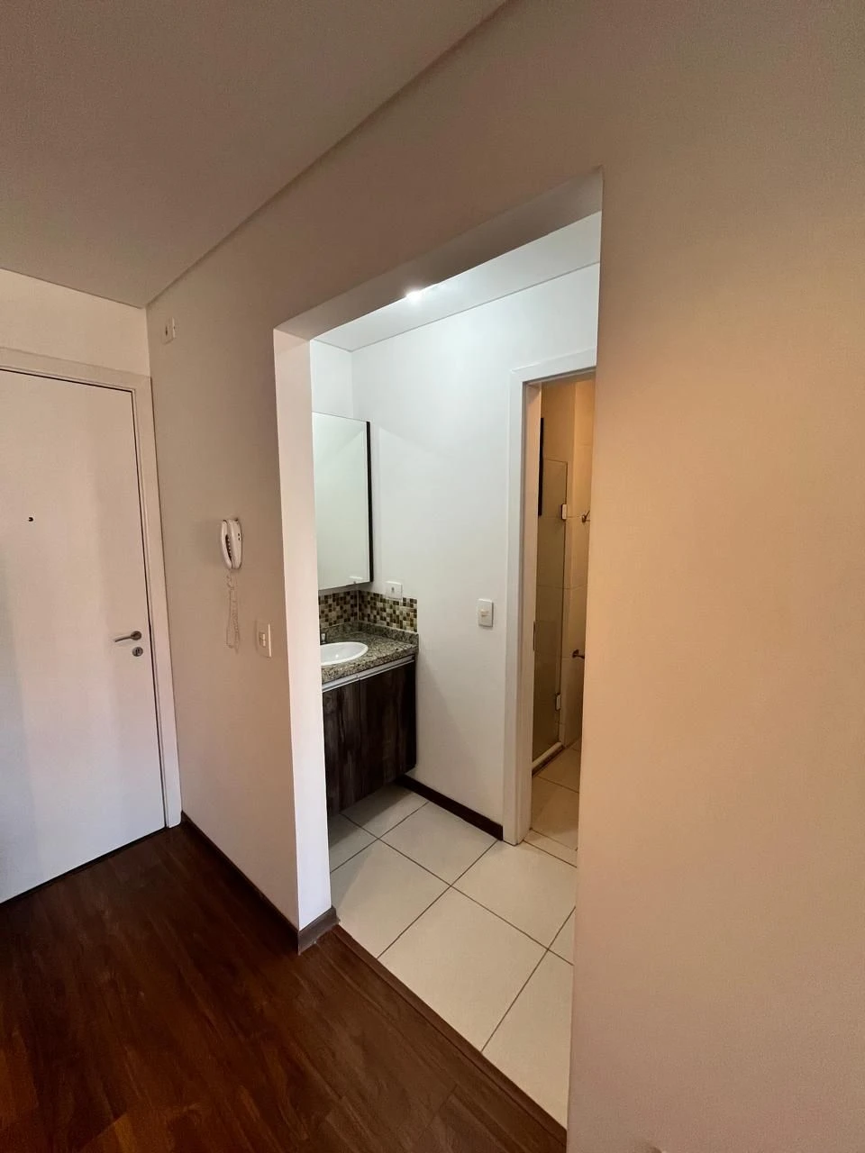 Furnished apartment, 48 m², with a glass-enclosed balcony — photo 14