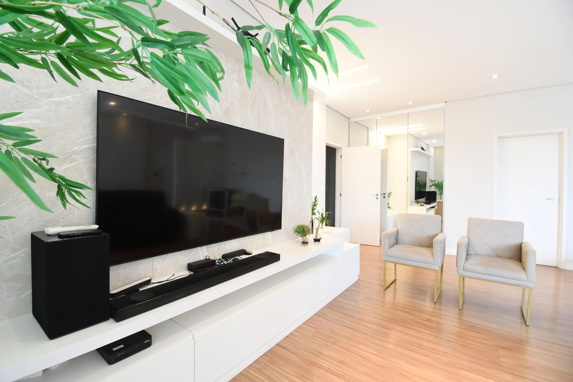 4-bedroom apartment with a dishwasher in Curitiba — photo 30