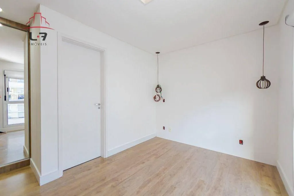 3-bedroom apartment with a grill on the balcony — photo 43