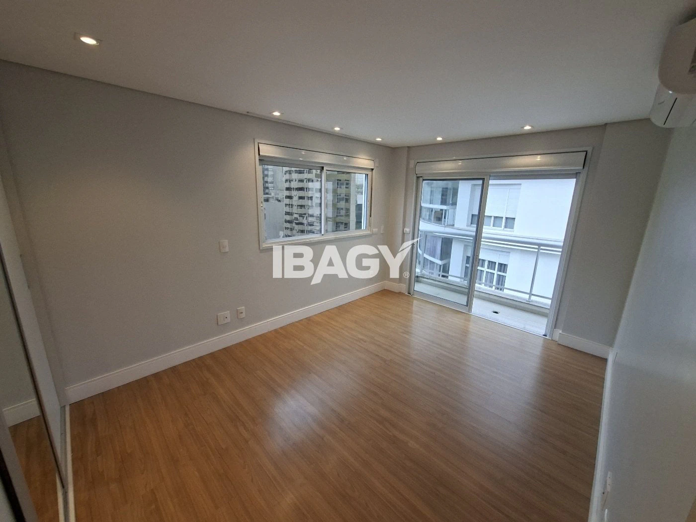 Furnished apartment, 324 m², with a private pool — photo 5