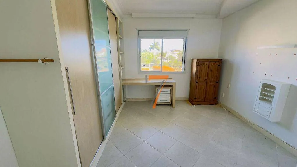 Casa con 4 dormitorios y balcón privado — photo 10