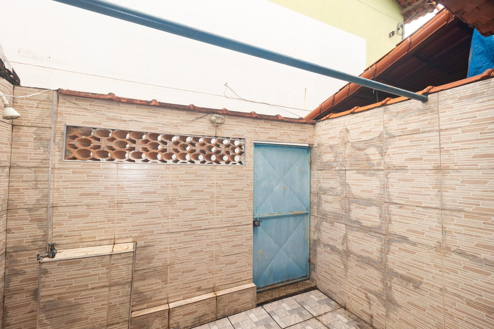 Furnished house with 2 bedrooms and 1 bathroom — photo 34