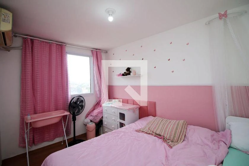 2-bedroom apartment in a building with a gym — photo 3